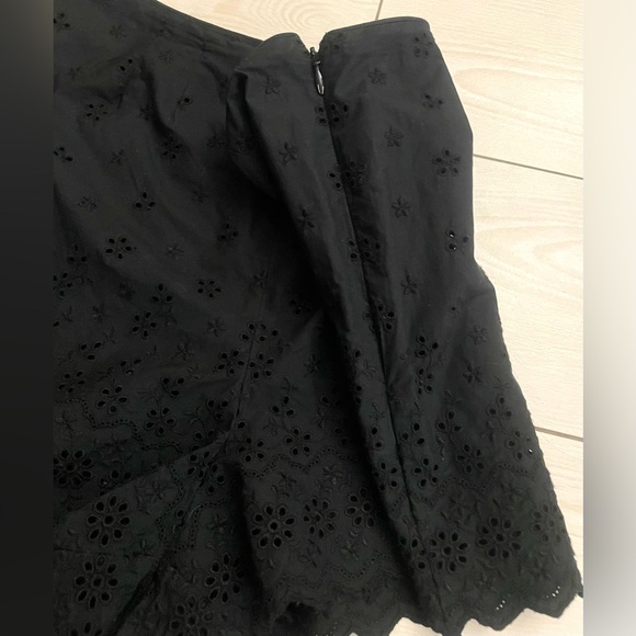 Doen Designer black shorts womens size 4 - Picture 3 of 5